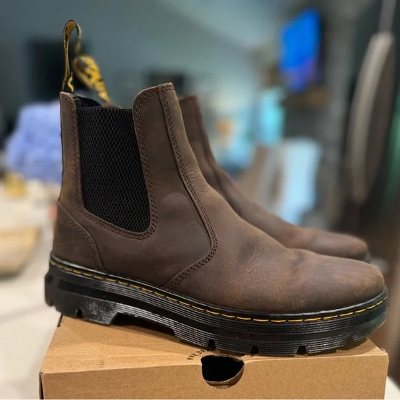 Dr Marten Embury - Picture 3 of 8